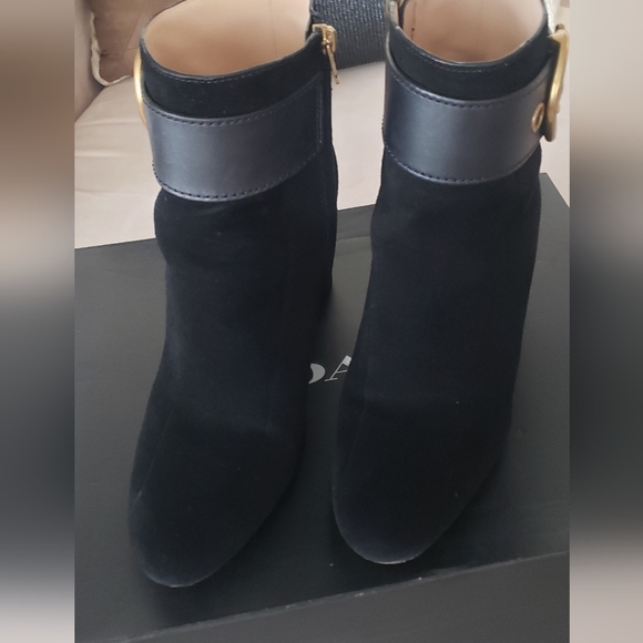 💫COACH: Dara "C" Buckle Booties - Picture 5 of 12